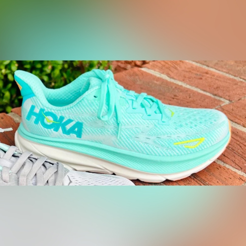 NWT HOKA Women's Clifton 9 Seafoam/Aqua Breeze size 8.5. New in box.